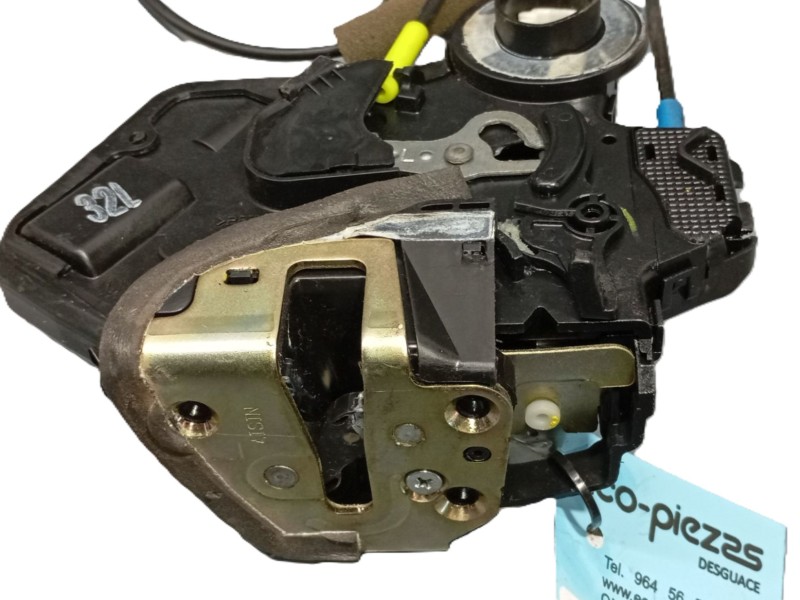 Recambio de cerradura puerta trasera izquierda para toyota avensis sedán (_t25_) 1.8 (zzt251_) referencia OEM IAM   