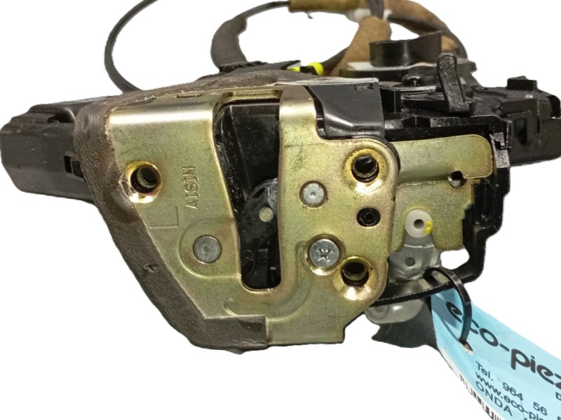 Recambio de cerradura puerta trasera izquierda para toyota avensis sedán (_t25_) 1.8 (zzt251_) referencia OEM IAM   