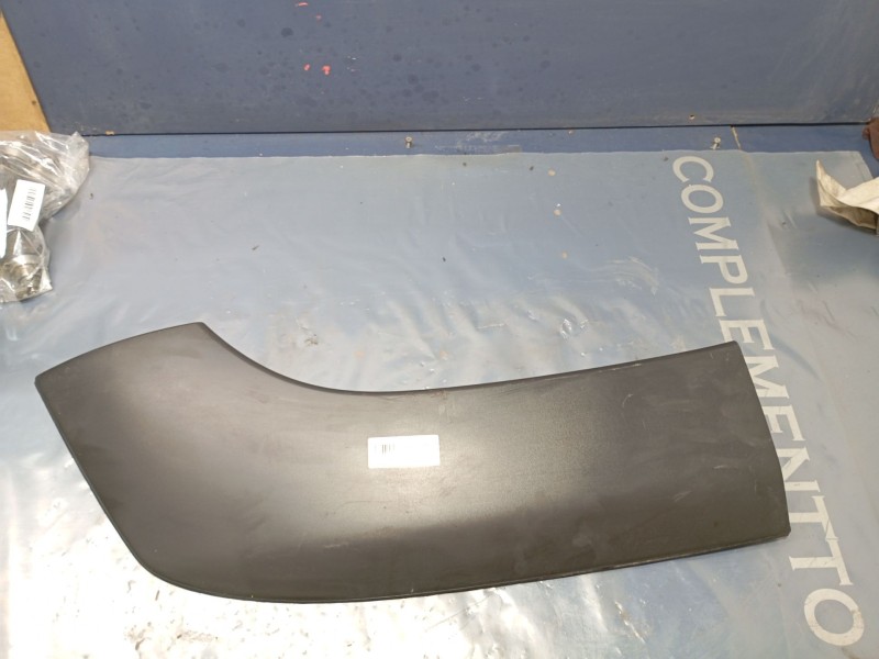 Recambio de moldura para nissan patrol gr v wagon (y61) 3.0 dti referencia OEM IAM   