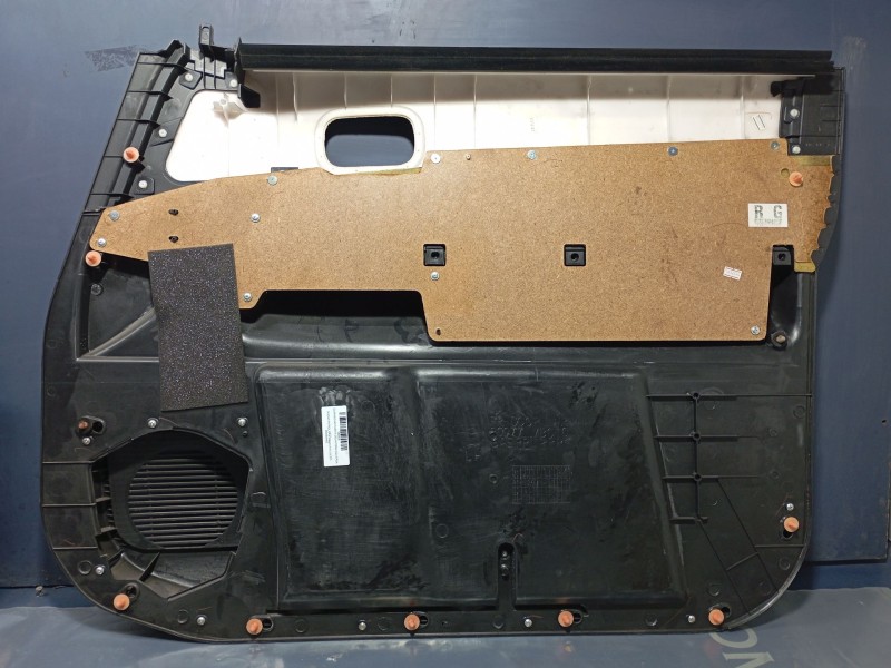 Recambio de guarnecido puerta delantera izquierda para nissan patrol gr v wagon (y61) 3.0 dti referencia OEM IAM   