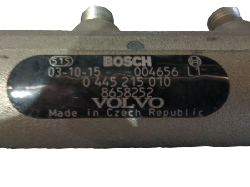 Recambio de rampa inyectora para volvo s80 berlina d5 referencia OEM IAM 8658252 0445215010 