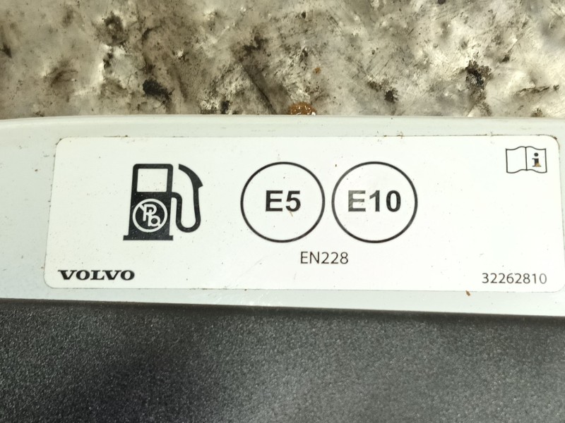 Recambio de tapa exterior combustible para volvo xc40 (536) t3 referencia OEM IAM  32262810 