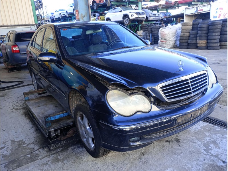 mercedes-benz clase c (w203) del año 2004