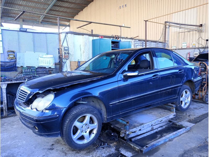 mercedes-benz clase c (w203) del año 2004