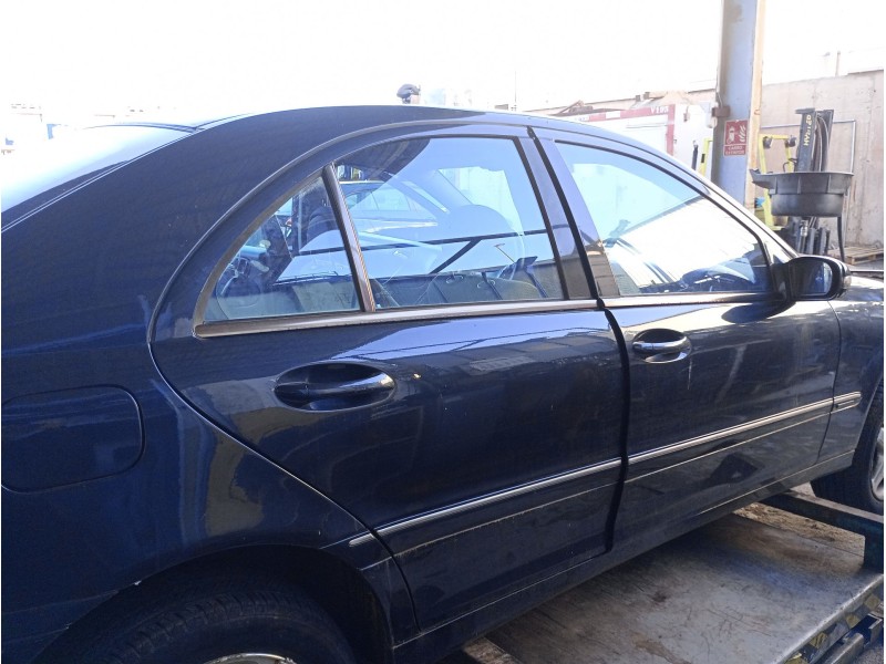 mercedes-benz clase c (w203) del año 2004