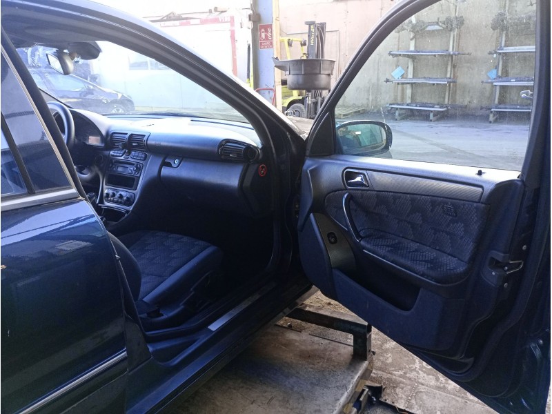 mercedes-benz clase c (w203) del año 2004