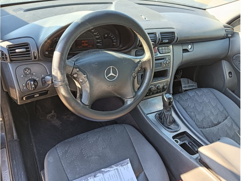 mercedes-benz clase c (w203) del año 2004