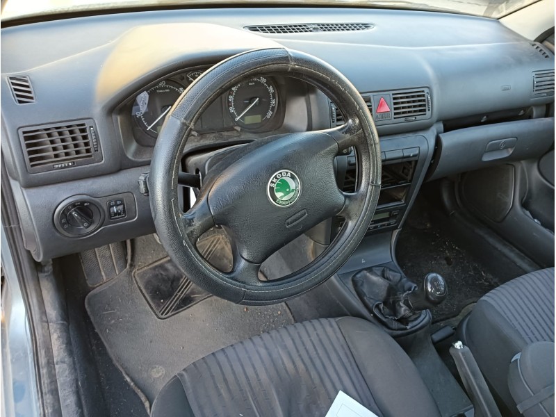 skoda octavia i (1u2) del año 2001