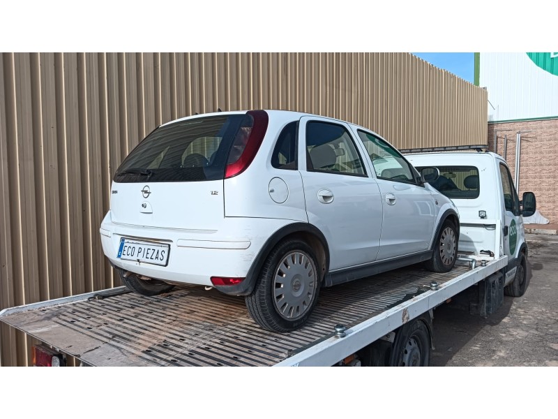 opel corsa c (x01) del año 2004