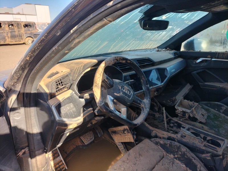 audi q3 sportback (f3n) del año 2022