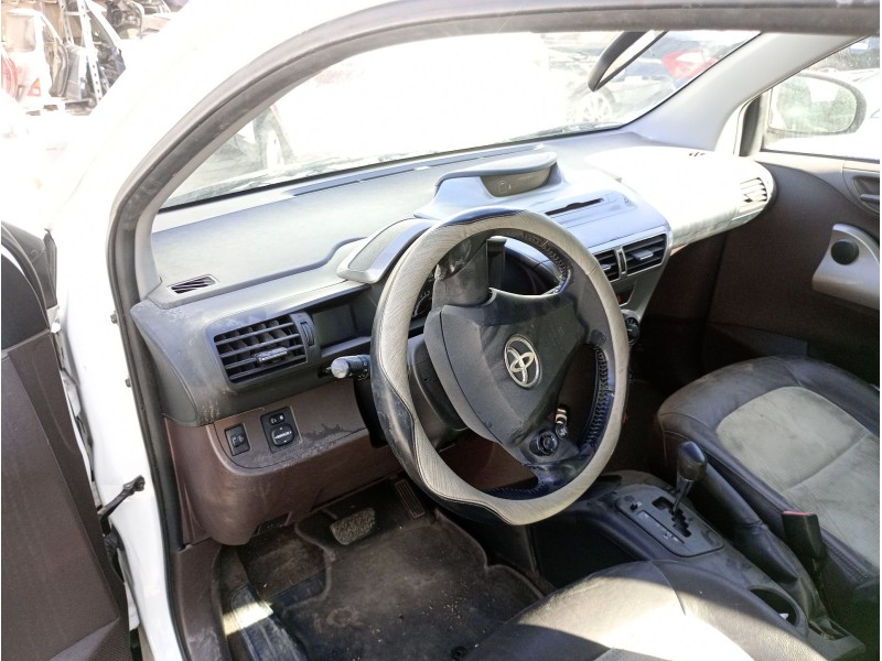 toyota iq (_j1_) del año 2010