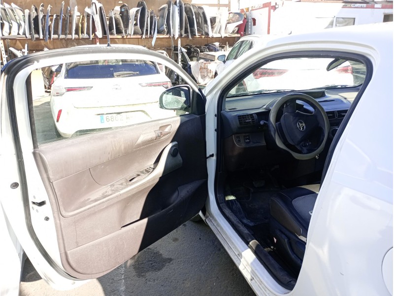 toyota iq (_j1_) del año 2010