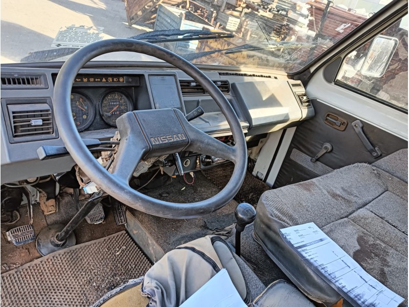 nissan trade caja/chasis del año 1992