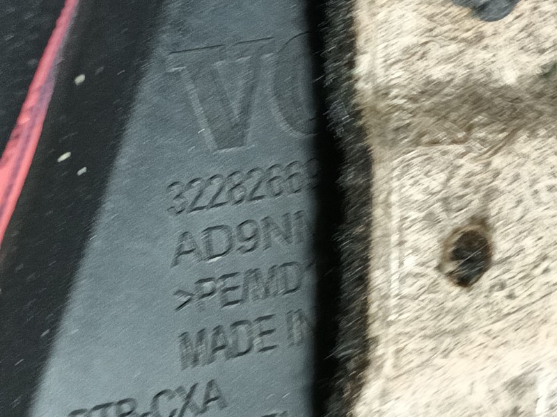 Recambio de guarnecido puerta delantera derecha para volvo xc40 (536) t3 referencia OEM IAM   