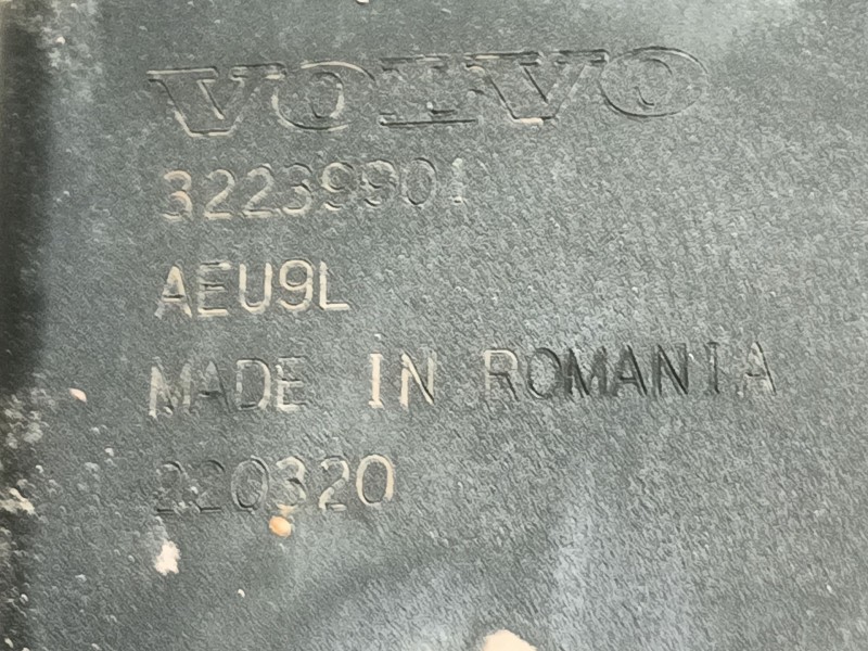 Recambio de enganche cinturon trasero central para volvo xc40 (536) t3 referencia OEM IAM   