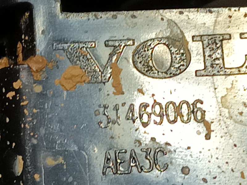 Recambio de apoyabrazos central para volvo xc40 (536) t3 referencia OEM IAM   