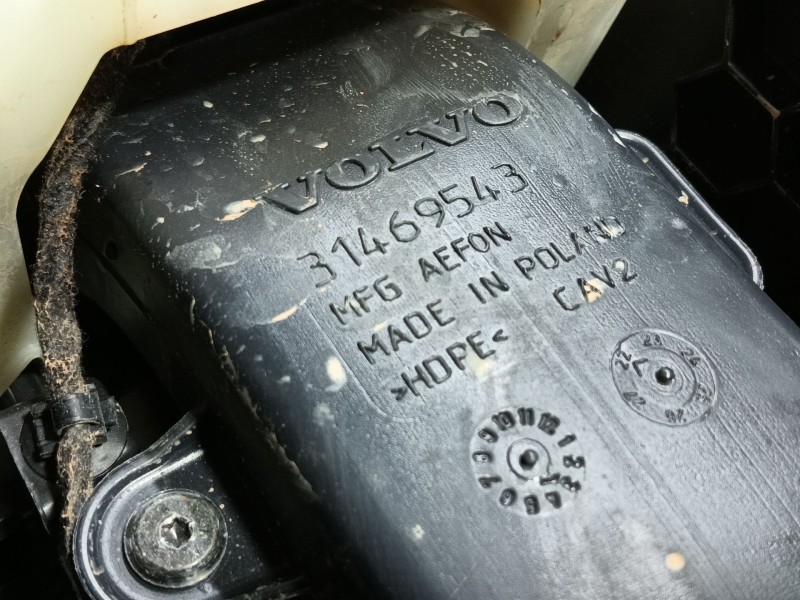 Recambio de apoyabrazos central para volvo xc40 (536) t3 referencia OEM IAM   