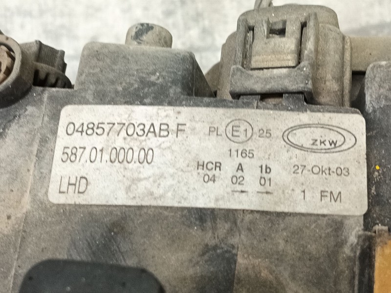 Recambio de faro izquierdo para chrysler voyager iv (rg, rs) 2.4 referencia OEM IAM   