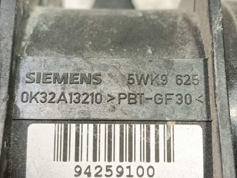 Recambio de caudalimetro para kia rio ipanema berlina referencia OEM IAM 0K32A13210  