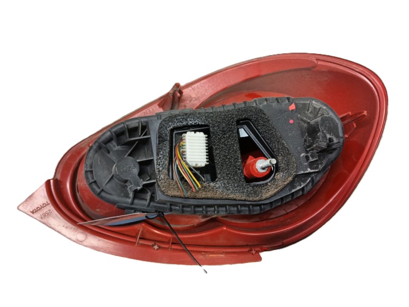 Recambio de piloto trasero derecho para toyota aygo (_b1_) 1.0 (kgb10_) referencia OEM IAM 815510H020  