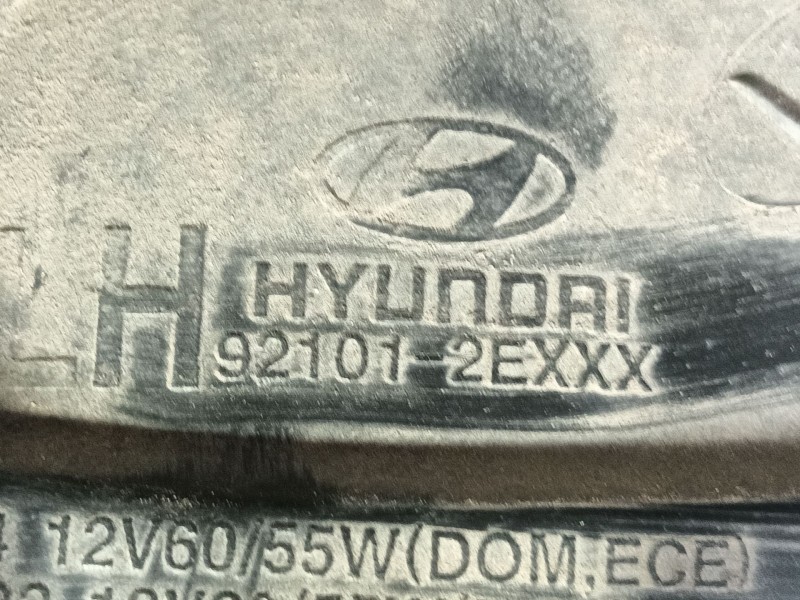 Recambio de faro izquierdo para hyundai tucson (jm) 2.0 referencia OEM IAM 921032E020  