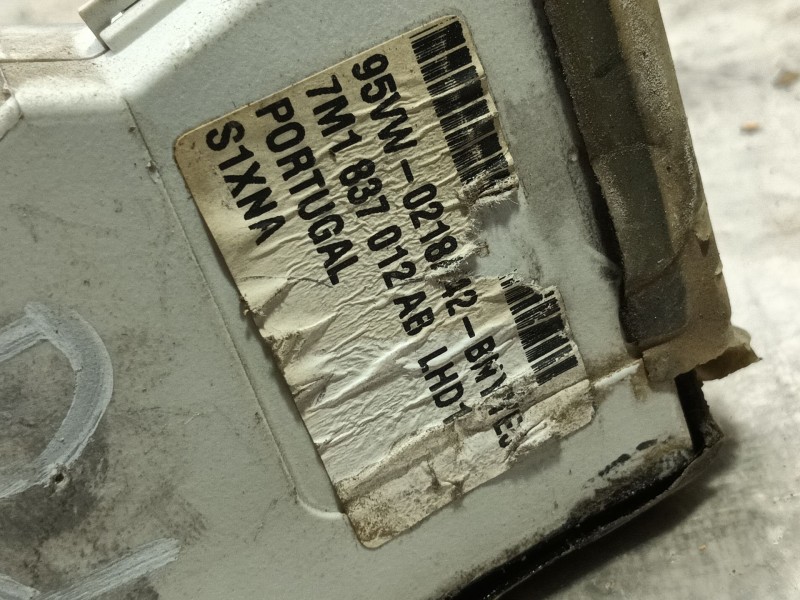 Recambio de cerradura puerta delantera derecha para seat alhambra (7v8, 7v9) 1.9 tdi referencia OEM IAM 7M1837016C  