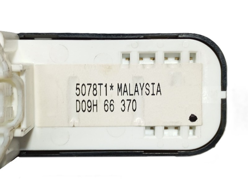 Recambio de mando elevalunas trasero derecho para mazda cx-3 (dk) 1.5 skyactiv-d (dk2ws) referencia OEM IAM D09H66370  