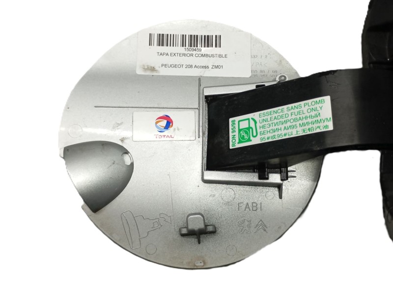 Recambio de tapa exterior combustible para peugeot 208 access referencia OEM IAM 9673905980  