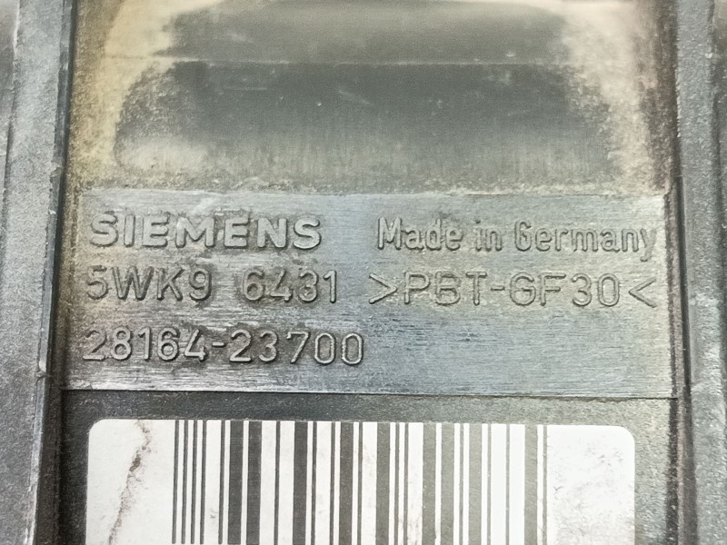 Recambio de caudalimetro para hyundai tucson (jm) 2.0 referencia OEM IAM 2816423700  