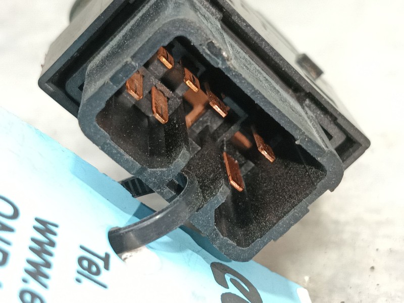 Recambio de mando elevalunas trasero izquierdo para hyundai tucson (jm) 2.0 referencia OEM IAM 935802E050G8  