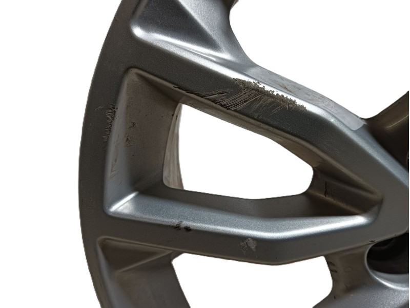 Recambio de llanta para jeep compass (mp, m6, mv, m7) 1.3 referencia OEM IAM 52174091 ET37.5 7Jx18H2