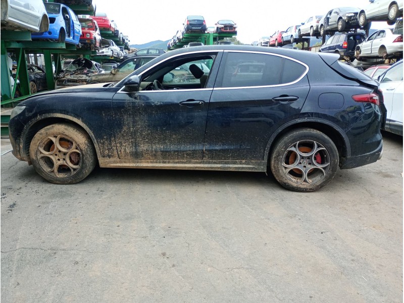 alfa romeo stelvio (949_) del año 2018