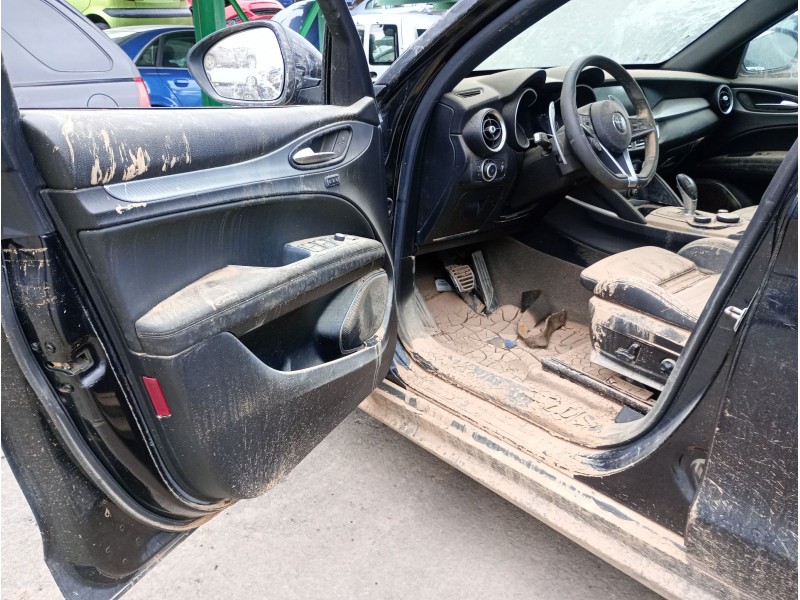 alfa romeo stelvio (949_) del año 2018