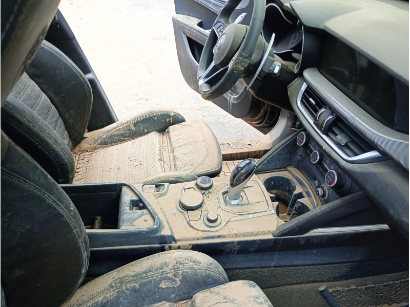 alfa romeo stelvio (949_) del año 2018