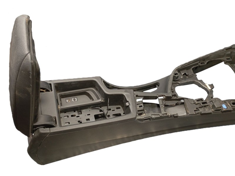 Recambio de apoyabrazos central para bmw 3 (f30, f80) 320 d referencia OEM IAM   