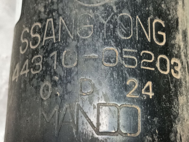 Recambio de amortiguador delantero izquierdo para ssangyong musso 2.3 tdi referencia OEM IAM 4430105203  