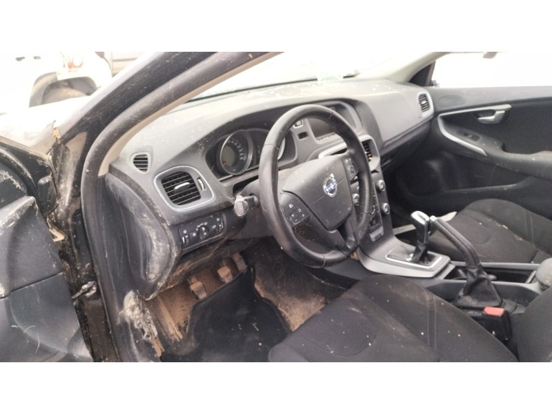 volvo v40 hatchback (525) del año 2016