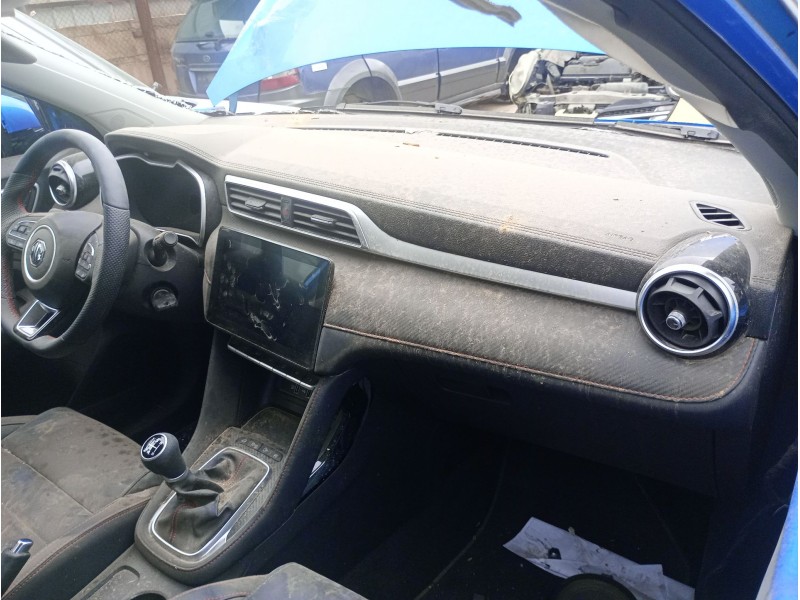 Recambio de salpicadero para mg mg zs suv 1.5 vti referencia OEM IAM   