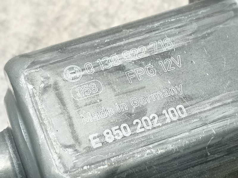 Recambio de elevalunas delantero derecho para seat leon (5f1) 1.4 tsi referencia OEM IAM 5Q0959802B 0130822716 