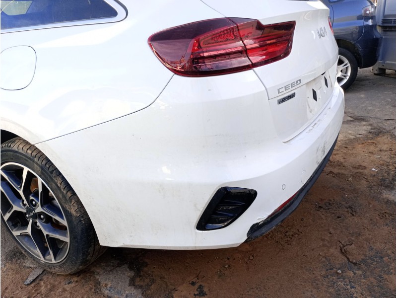 Recambio de paragolpes trasero para kia ceed tourer (cd) 1.0 t-gdi referencia OEM IAM 86610J7300  