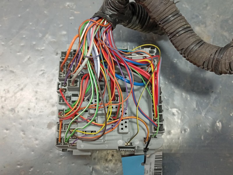 Recambio de caja reles / fusibles para opel combo d expression l1h1 referencia OEM IAM   