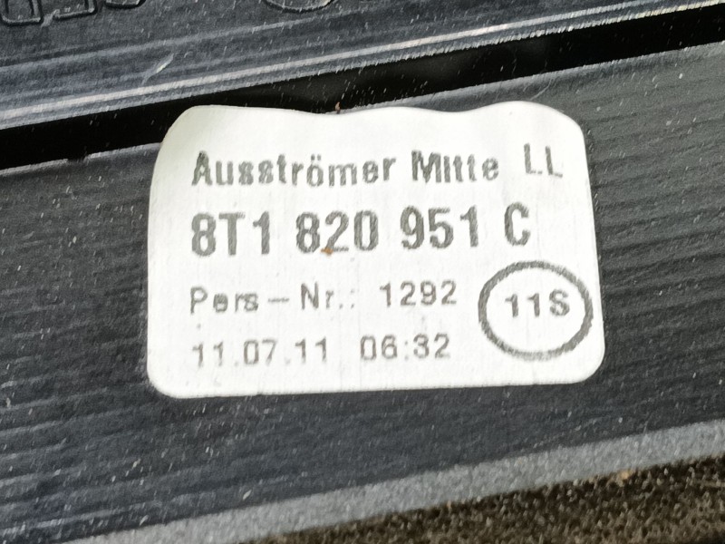 Recambio de rejilla aireadora para audi a4 b8 (8k2) 2.0 tfsi referencia OEM IAM 8T1820951CWVF 8T1820951C 
