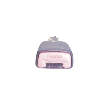 ENGANCHE CINTURON DELANTERO IZQUIERDO B480 E034501