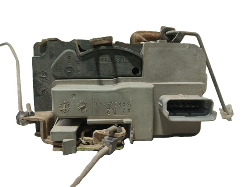 Recambio de cerradura puerta delantera derecha para peugeot 206 berlina xs referencia OEM IAM 9136J1  