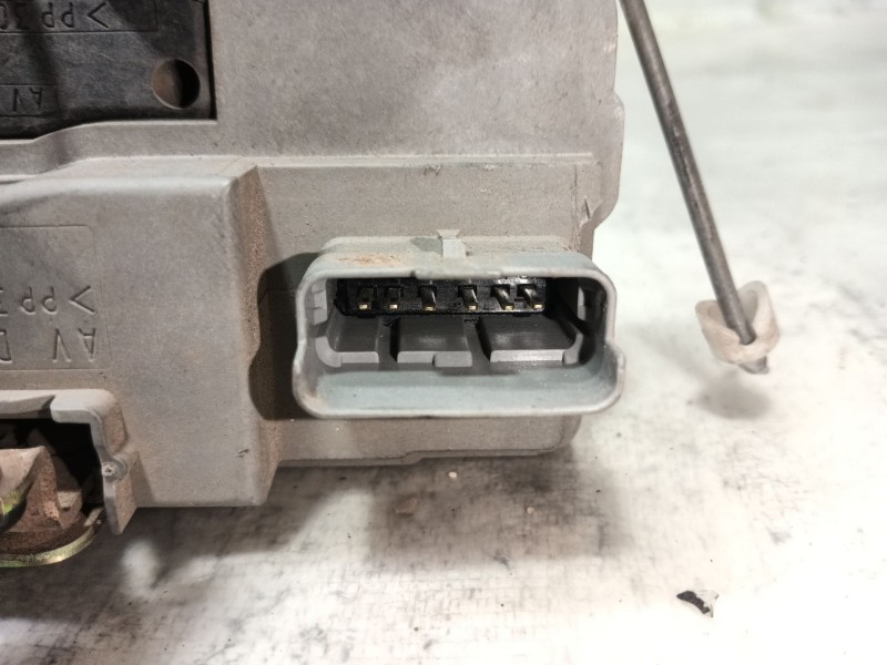 Recambio de cerradura puerta delantera derecha para peugeot 206 berlina xs referencia OEM IAM 9136J1  