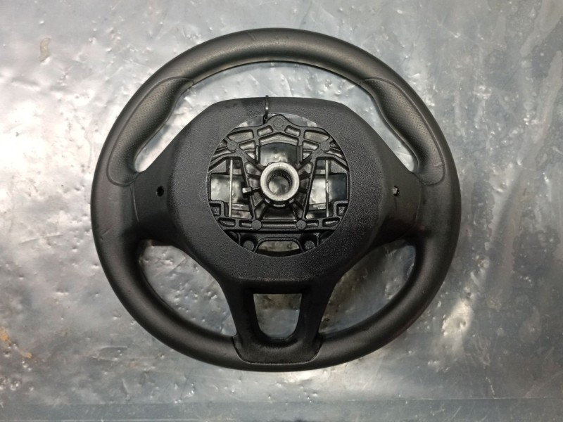 Recambio de volante para peugeot 208 access referencia OEM IAM 96728292ZD  