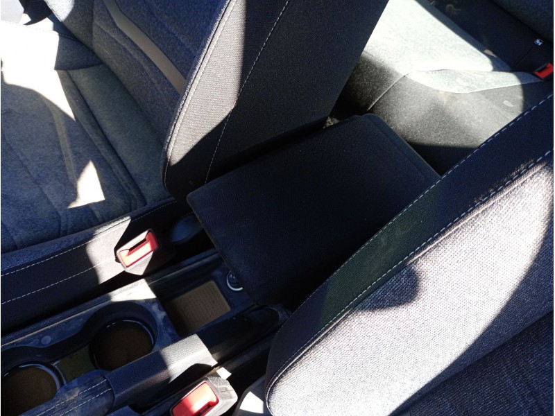 Recambio de apoyabrazos central para seat arona (kj7, kjp) 1.0 tsi referencia OEM IAM   