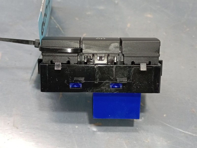 Recambio de interruptor para peugeot 208 access referencia OEM IAM   