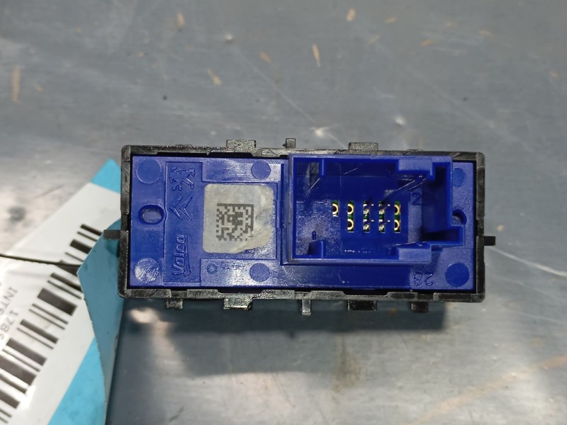 Recambio de interruptor para peugeot 208 access referencia OEM IAM   