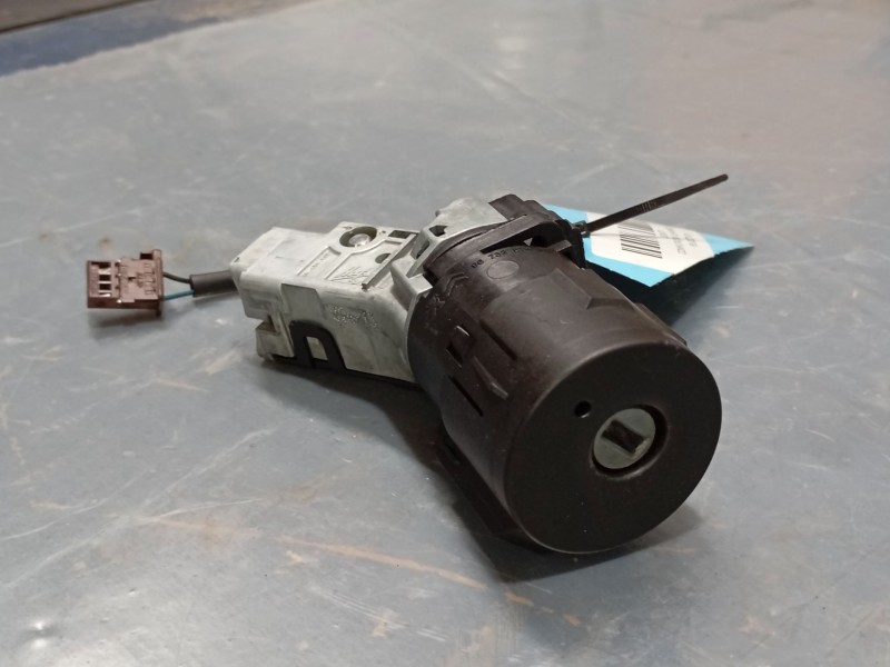 Recambio de conmutador de arranque para peugeot 208 access referencia OEM IAM 1608682880  